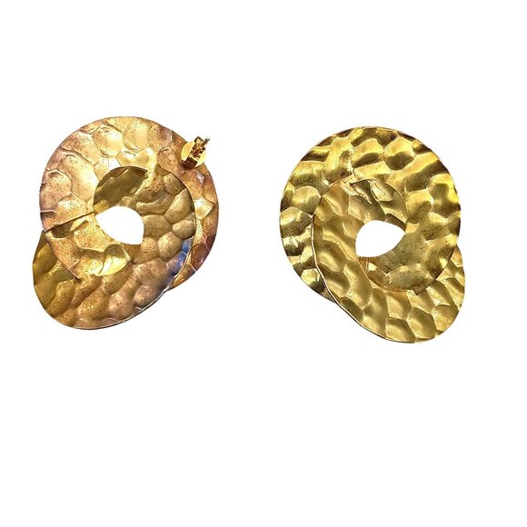 Vintage Hammered Interlocking Rings Earrings Dimensional Gold Tone Brutalist - Picture 4 of 4